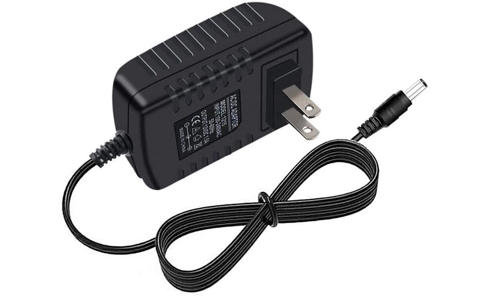 Adaptador Cargador Universal 12V 1A con Plug Intercambiable
